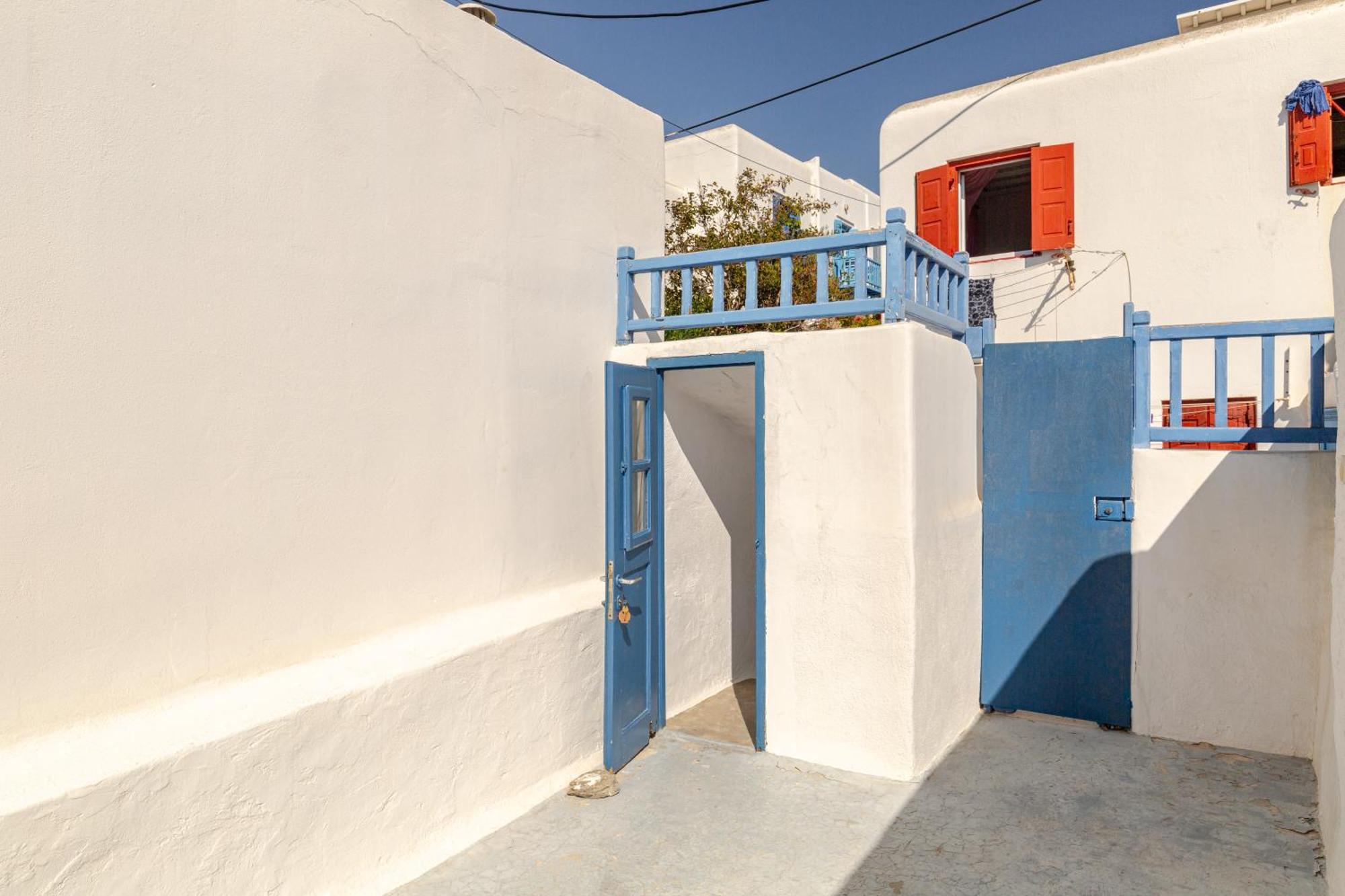 Elenitas Town House With Veranda And Sea View Mykonos Town Exteriör bild